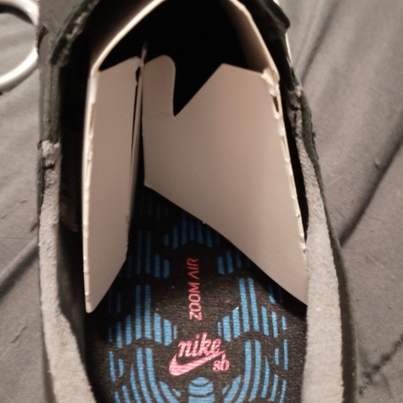 Nike Zoom. Brand New. Size 7 - Picture 2 of 3